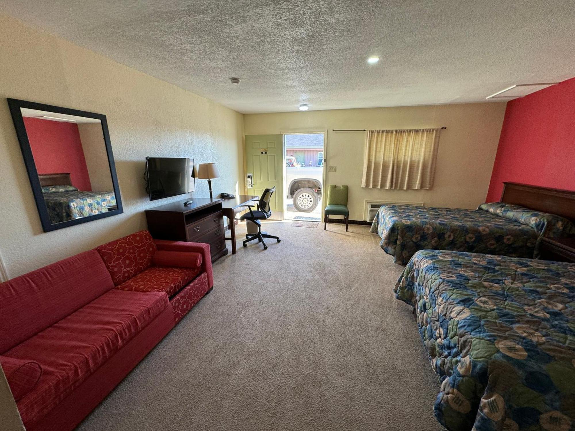Ada Village Inn מראה חיצוני תמונה
